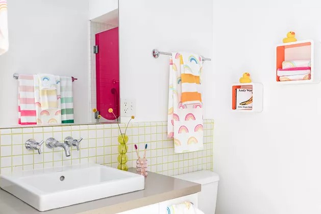 Colorful Towels Brighten Up Girls Bathroom Inspirations