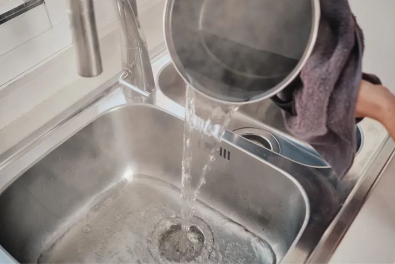 Is It Safe to Pour Boiling Water Down Kitchen Sink